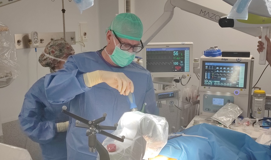 Neurocirugía mínimamente invasiva Dr. Miguel Ángel Arráez Málaga