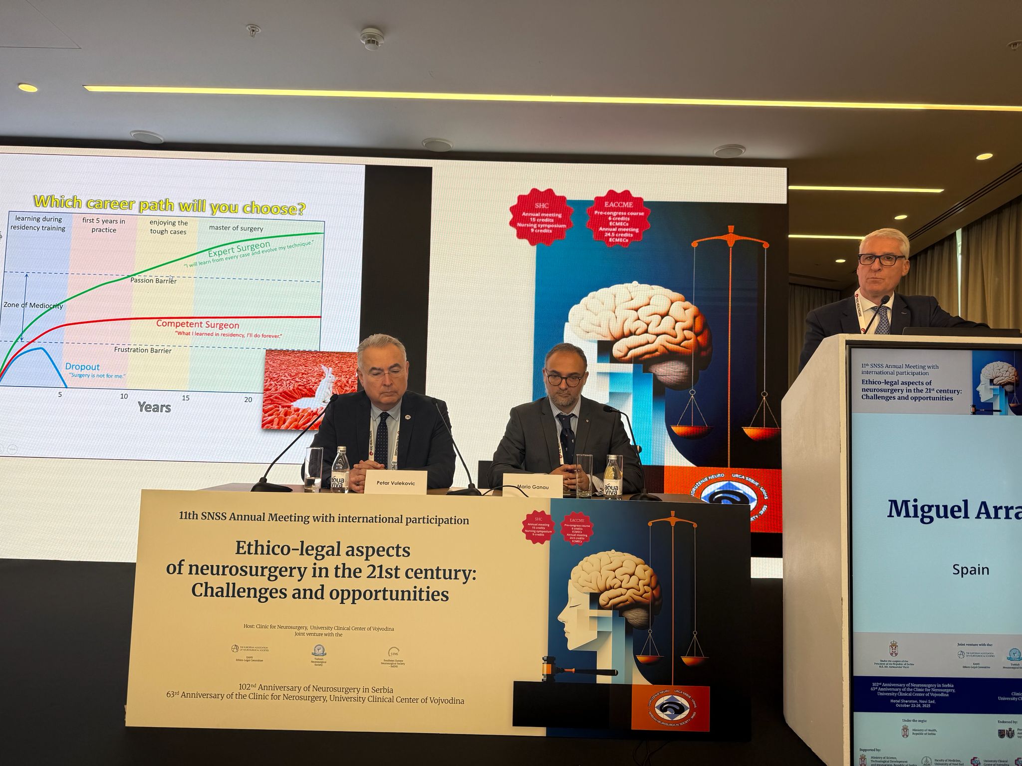 Dr. Arráez congreso de la Sociedad Serbia de Neurocirugía