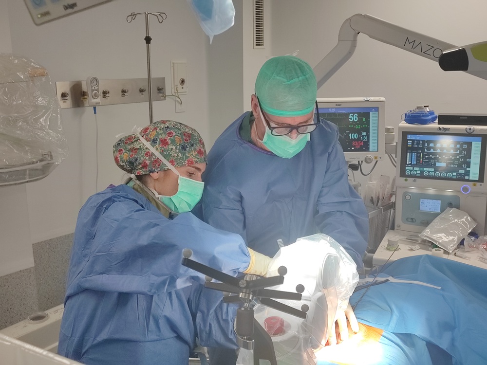 intervencion cirugia robótica columna Dr. Arráez